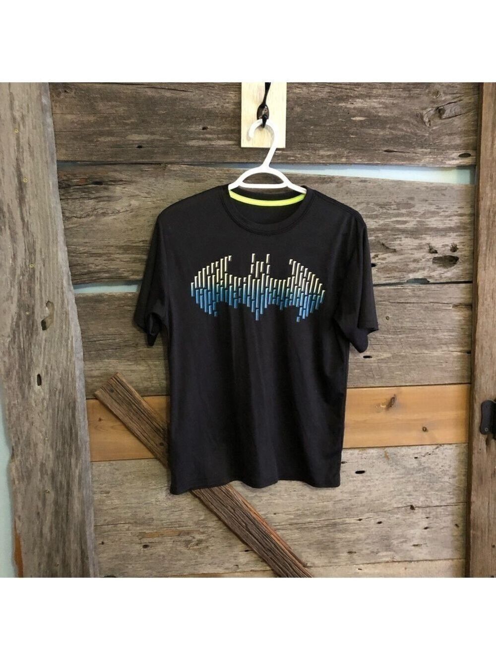 Under Armour Youth Size XL Black Batman T-Shirt